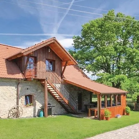 Semesterbostad Four Bedroom Holiday In Rybniky